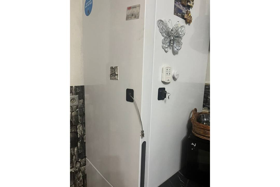 FOTO: Obvinení rodičia mali držať svoje deti zamknuté na reťaziach a bez jedla, foto 3