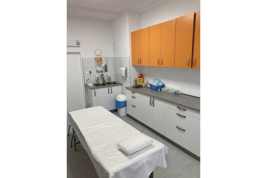 FOTO: V piešťanskej nemocnici pribudli tri vynovené ortopedické ambulancie, foto 2