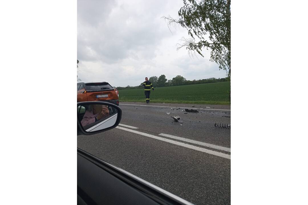 FOTO: Nehoda medzi Skalicou a Holíčom 19. apríla 2024, foto 1