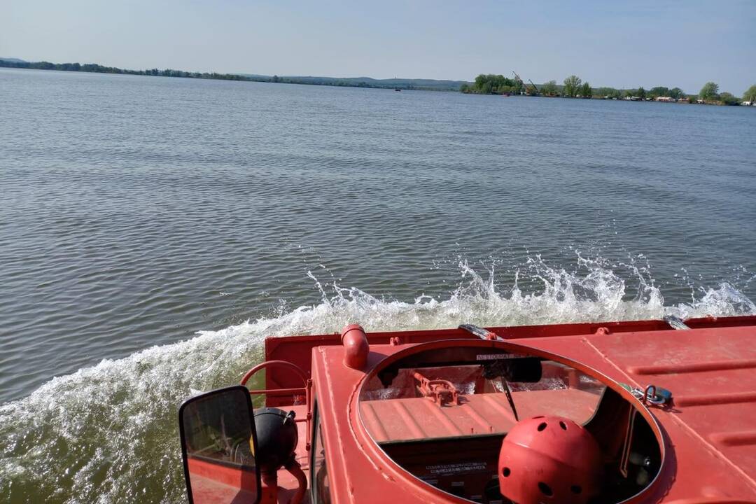 FOTO: Hasiči zo Senice, Trnavy a Galanty sa zúčastnili nácviku zásahu pri povodni, foto 3