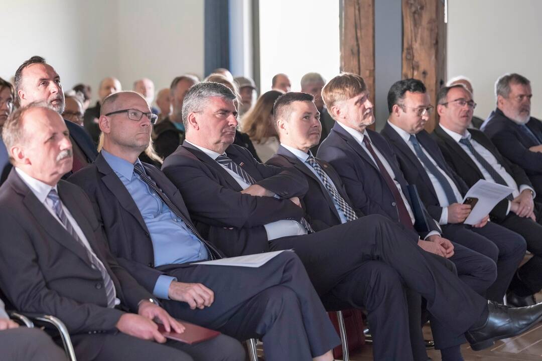 FOTO: V Seredi uviedli pamätnú mincu úteku z Osvienčimu, foto 3