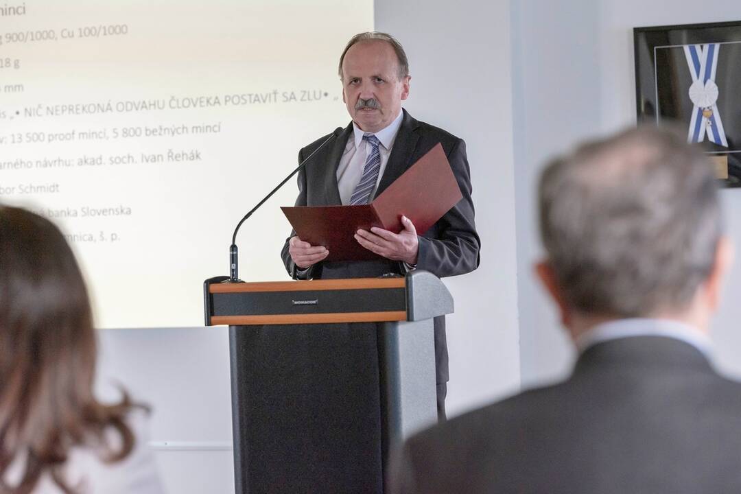 FOTO: V Seredi uviedli pamätnú mincu úteku z Osvienčimu, foto 4