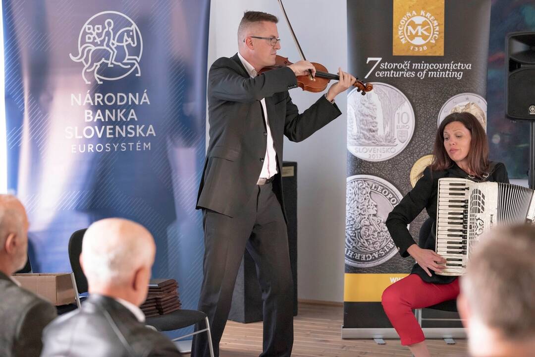 FOTO: V Seredi uviedli pamätnú mincu úteku z Osvienčimu, foto 9