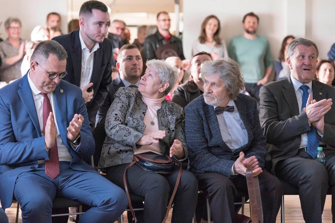 FOTO: V Seredi uviedli pamätnú mincu úteku z Osvienčimu, foto 10