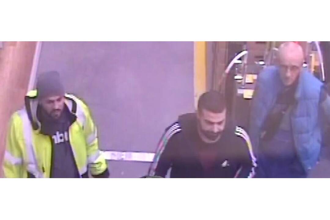FOTO: Polícia pátra po mužoch zo stavebnín, foto 4