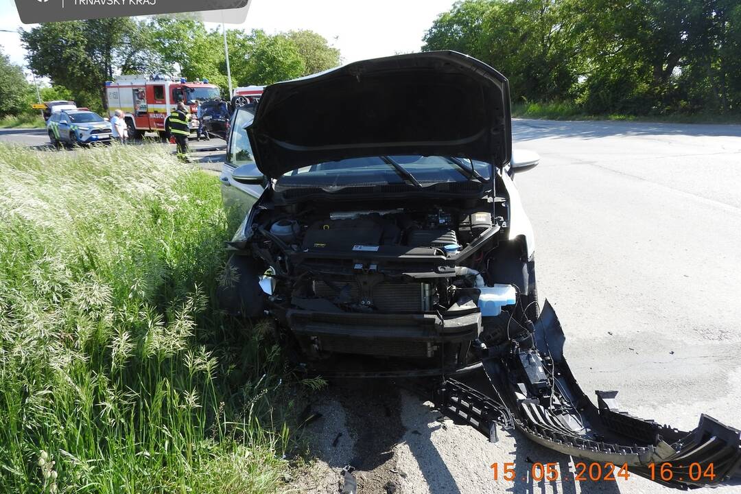 FOTO: Dopravná nehoda v Trakoviciach, foto 2