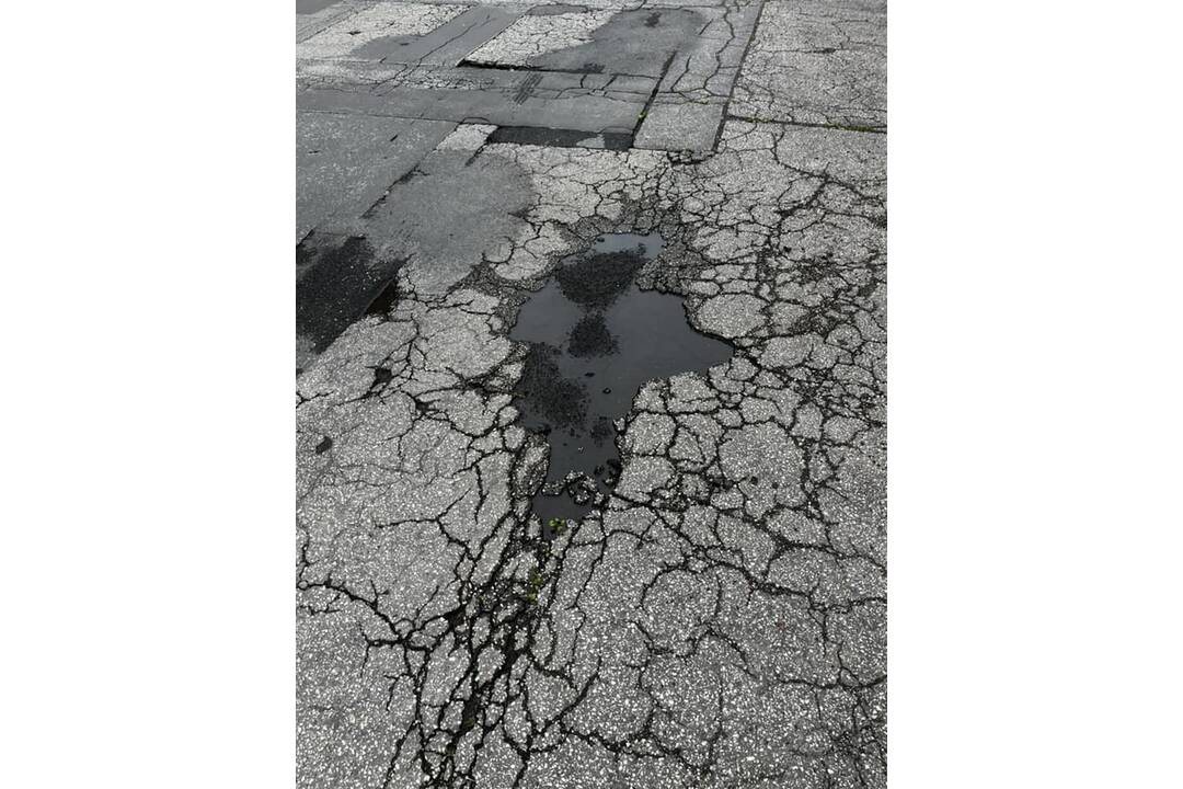 FOTO: Výtlky na cestách v Piešťanoch, foto 6