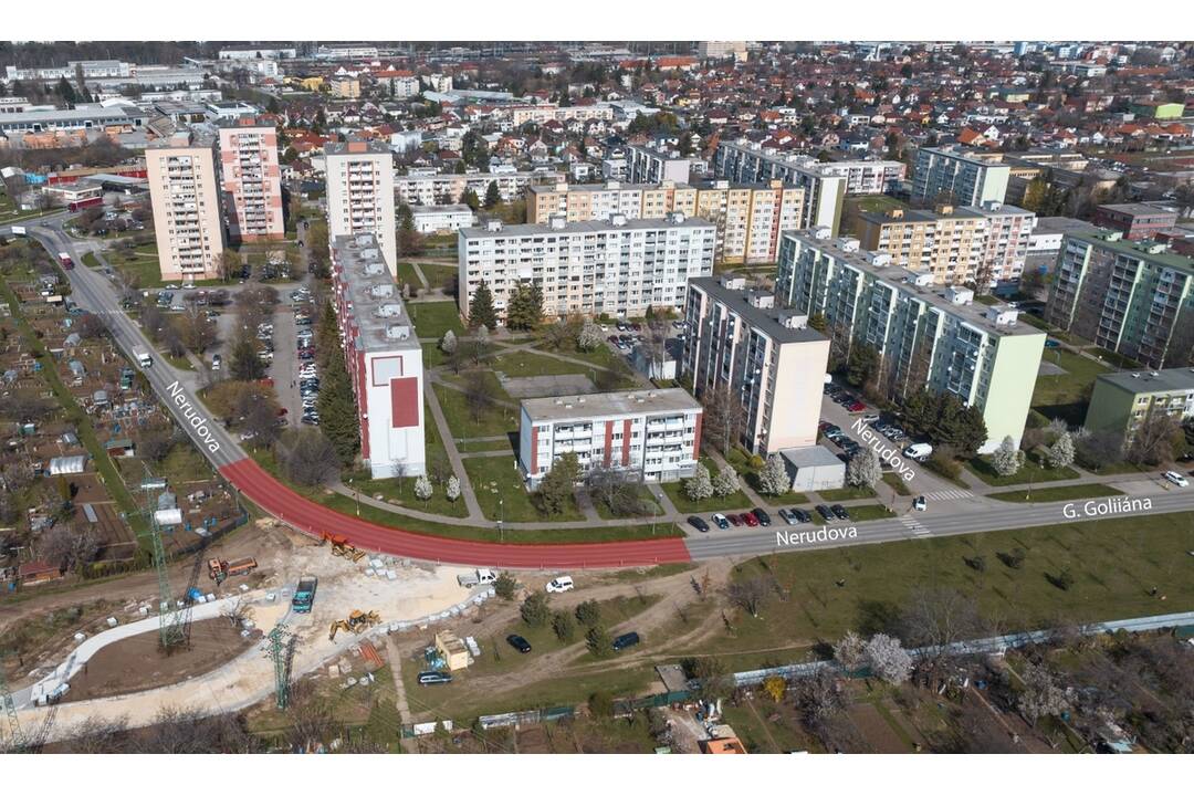 FOTO: Výstavba kruhovej križovatky na Nerudovej ulici, foto 1