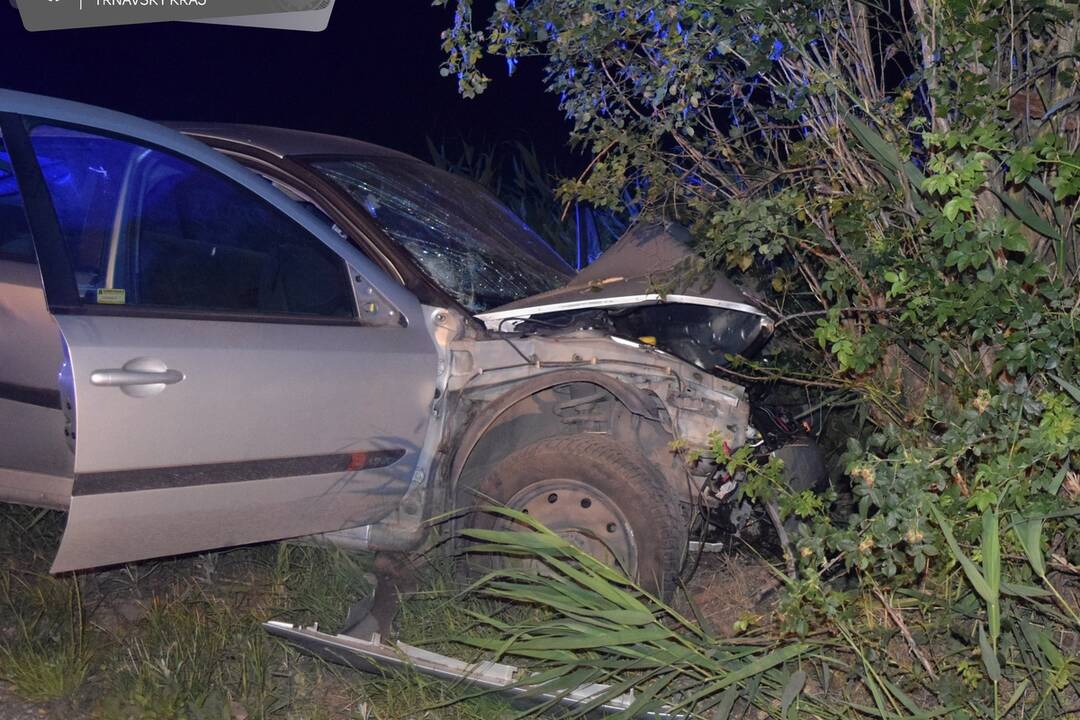 FOTO: Dopravná nehoda medzi obcami Baloň a Sap, foto 1