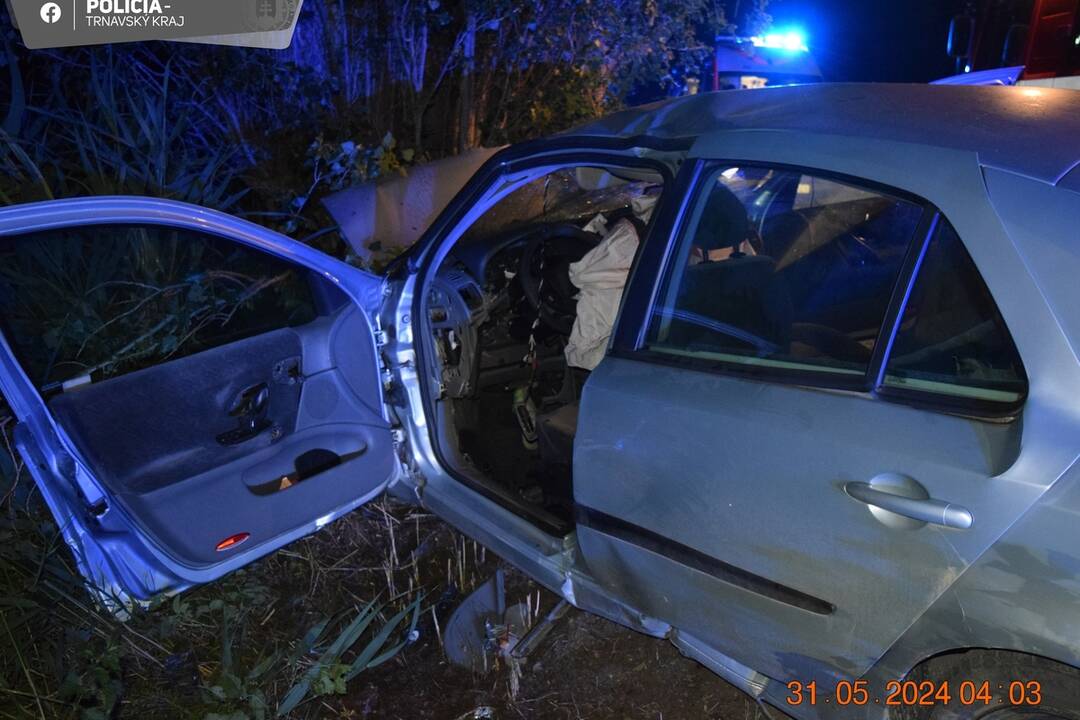 FOTO: Dopravná nehoda medzi obcami Baloň a Sap, foto 3