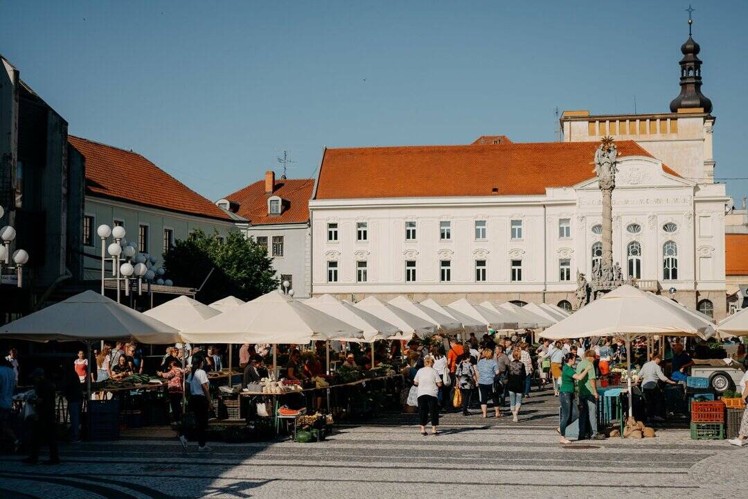 Aj tento rok má Trnava svoje klzisko na Hlavnej ulici, foto 3