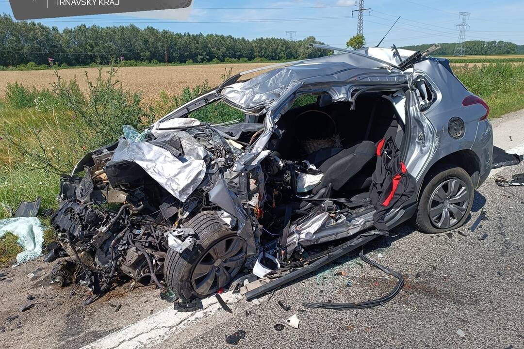 FOTO: Dopravná nehoda v okrese Dunajská Streda, foto 2