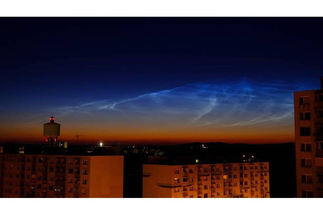 FOTO: Nočné svietiace oblaky nad Trnavou, foto 3