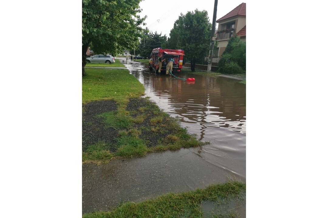 FOTO: Zásah hasičov po búrkach, foto 6