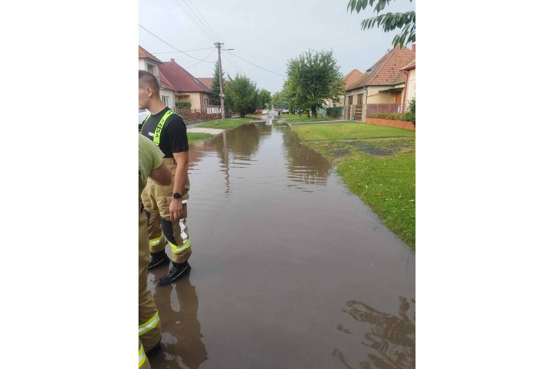 FOTO: Zásah hasičov po búrkach, foto 7