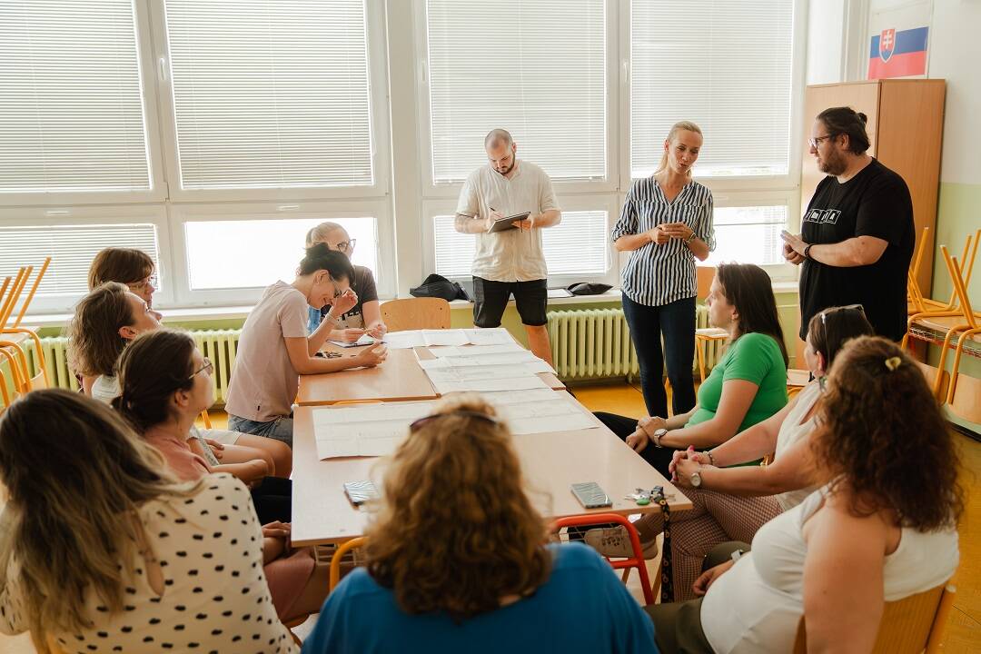 FOTO: Učitelia zo školy na Atómovej sa zapájajú spolu s mestom do tvorby novej vízie , foto 3