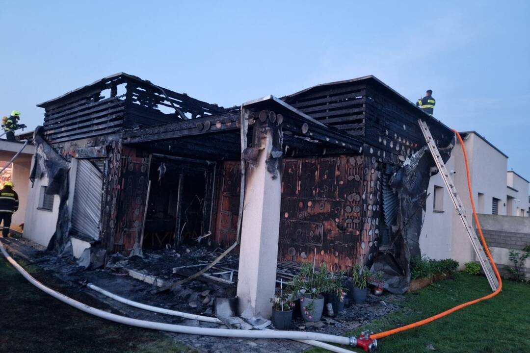 FOTO: Zhorení rodinný dom v Šamoríne, foto 2