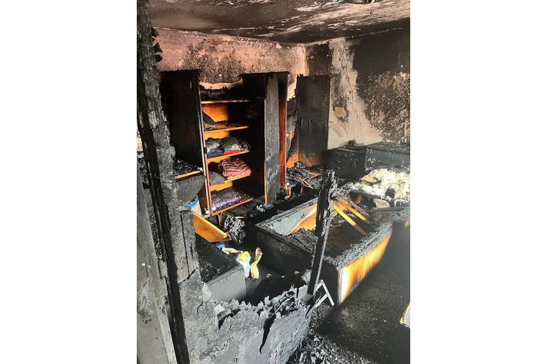 FOTO: Požiar kamióna a rodinného domu, foto 5