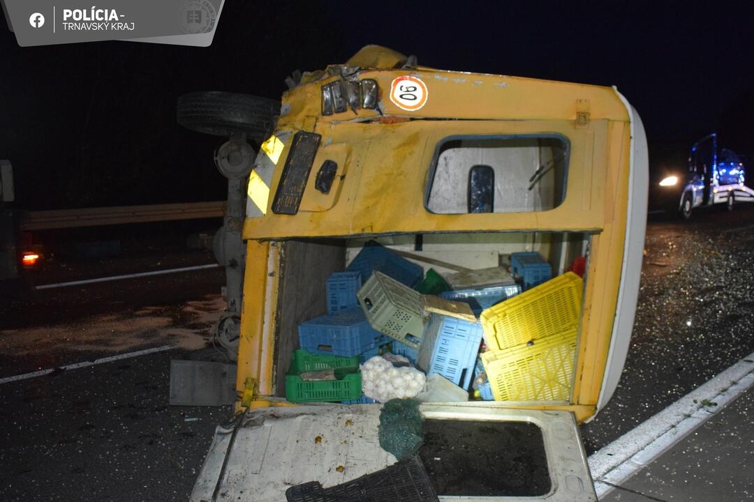 FOTO: Nešťastný diaľničný úsek pri Piešťanoch. Za 15 minút hneď 2 nehody!, foto 5