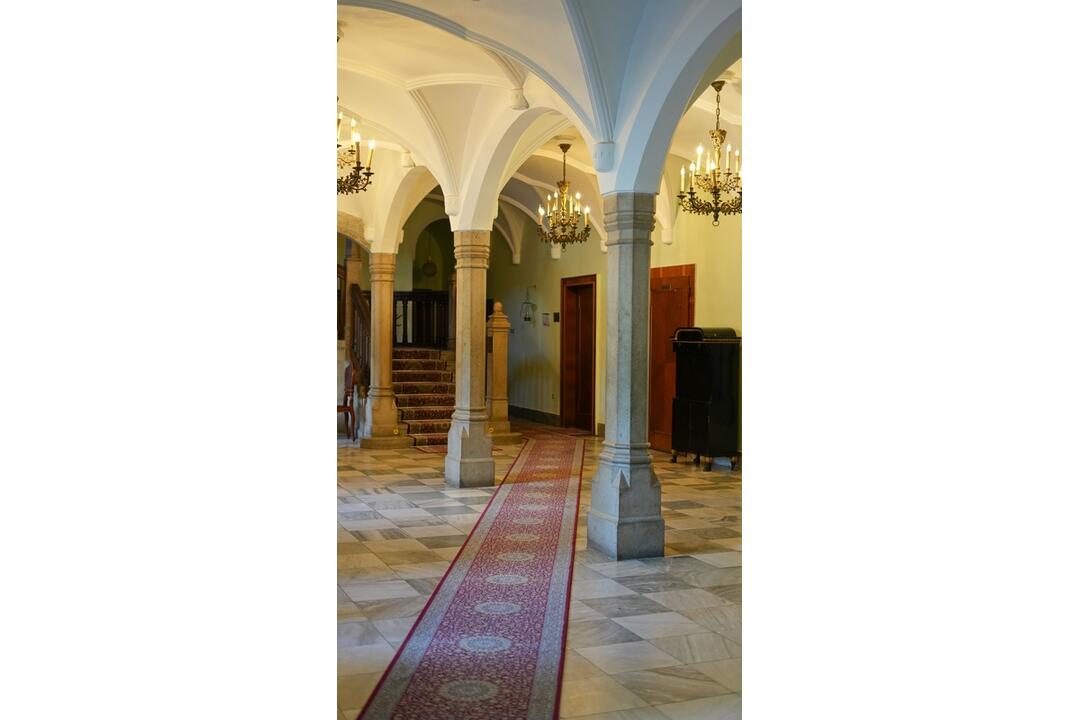 FOTO: Smolenický zámok otvára svoje brány turistom. Na prechádzke históriou uvidíte honosný interiér aj krásne výhľady, foto 2