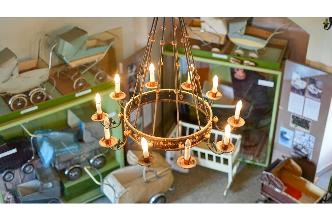 FOTO: Smolenický zámok otvára svoje brány turistom. Na prechádzke históriou uvidíte honosný interiér aj krásne výhľady, foto 5