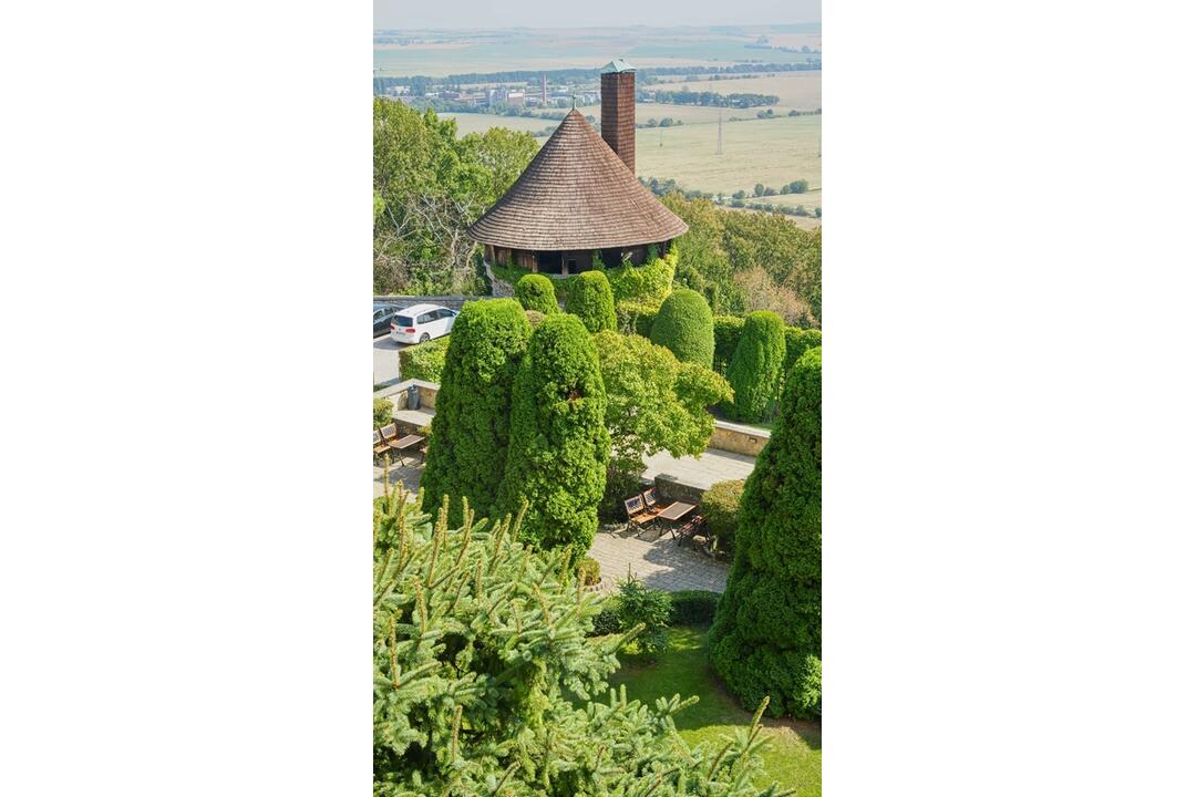 FOTO: Smolenický zámok otvára svoje brány turistom. Na prechádzke históriou uvidíte honosný interiér aj krásne výhľady, foto 8