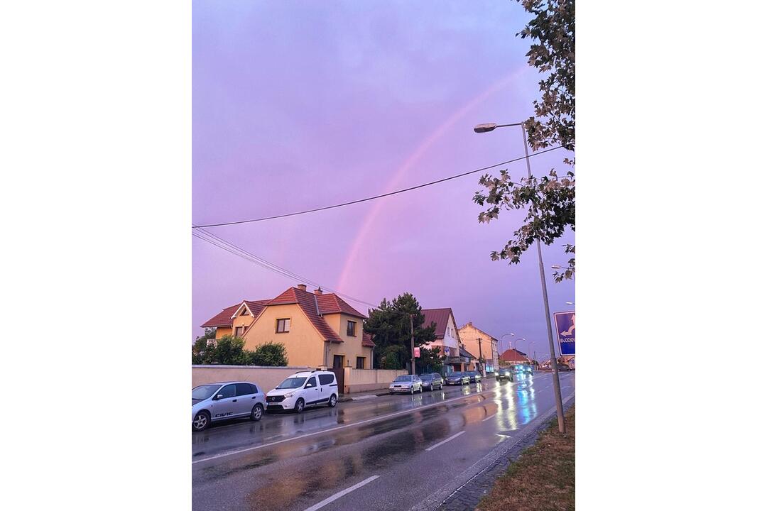 FOTO: Nad Trnavou sa objavila krásna dúha. Takto ju zachytili obyvatelia, foto 2