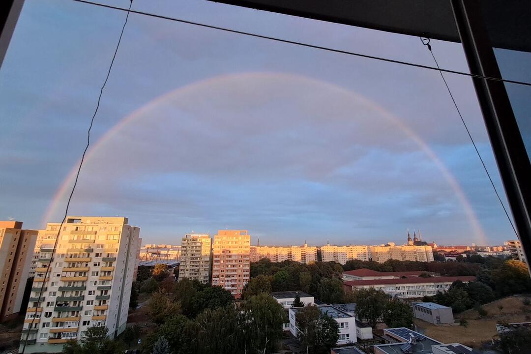 FOTO: Nad Trnavou sa objavila krásna dúha. Takto ju zachytili obyvatelia, foto 10
