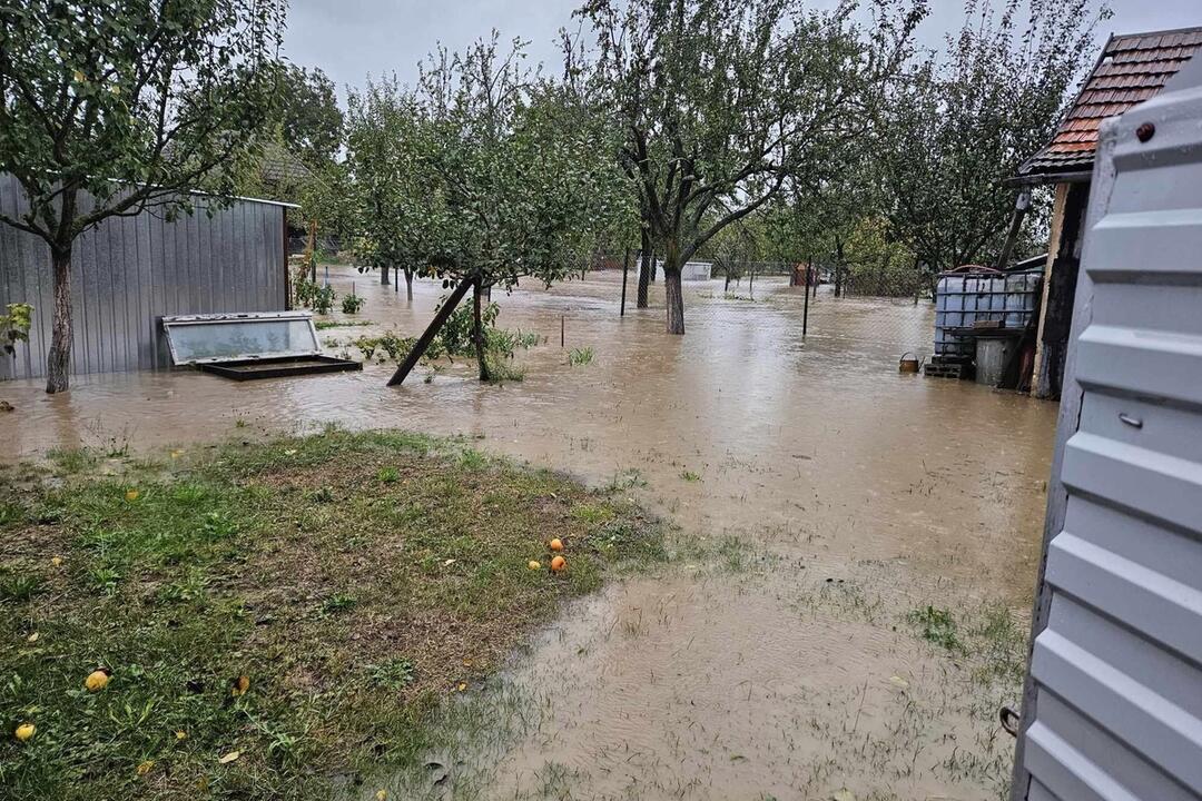 FOTO: V obci Radošovce zaplavilo vyše 50 domov, foto 2