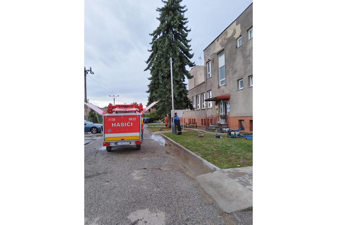 FOTO: V obci Radošovce zaplavilo vyše 50 domov, foto 4