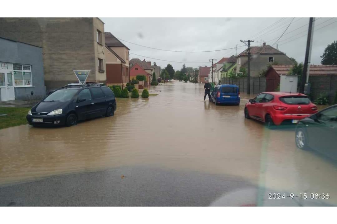 FOTO: V obci Radošovce zaplavilo vyše 50 domov, foto 12