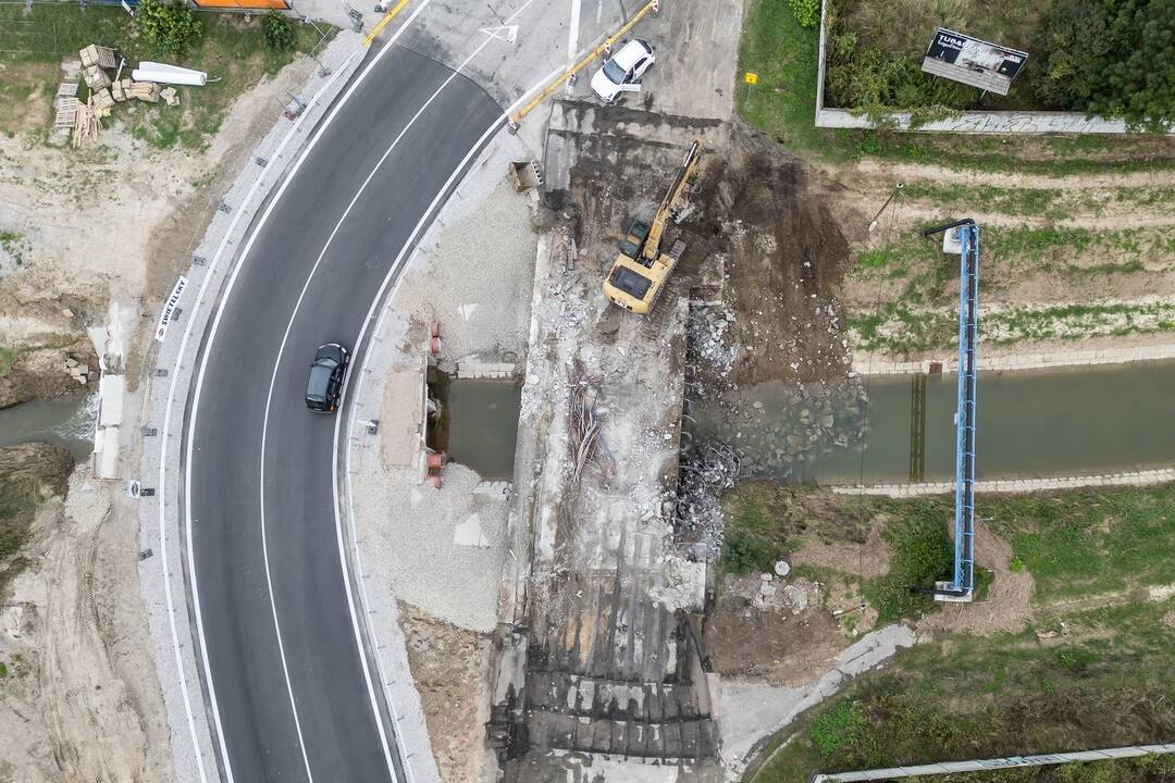 FOTO: Odstraňovanie starého mosta pri Holíči, foto 6