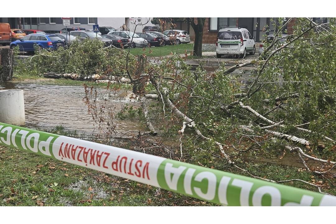 FOTO: Prasknuté vodovodné potrubie v Galante, foto 5