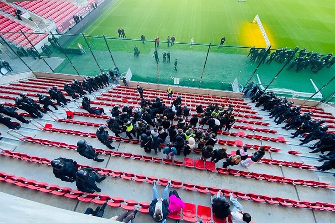 FOTO: Na derby medzi Spartakom a Slovanom trénujú aj policajti, foto 4