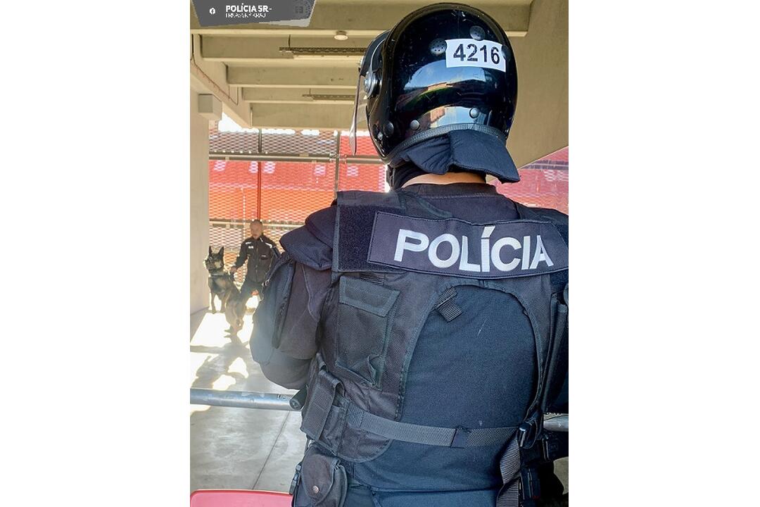 FOTO: Na derby medzi Spartakom a Slovanom trénujú aj policajti, foto 10