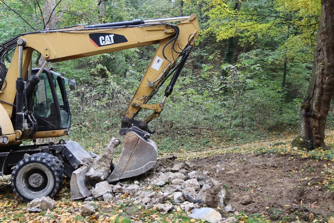 FOTO: Fontána pod grottou v Zámockej záhrade je minulosťou, foto 4