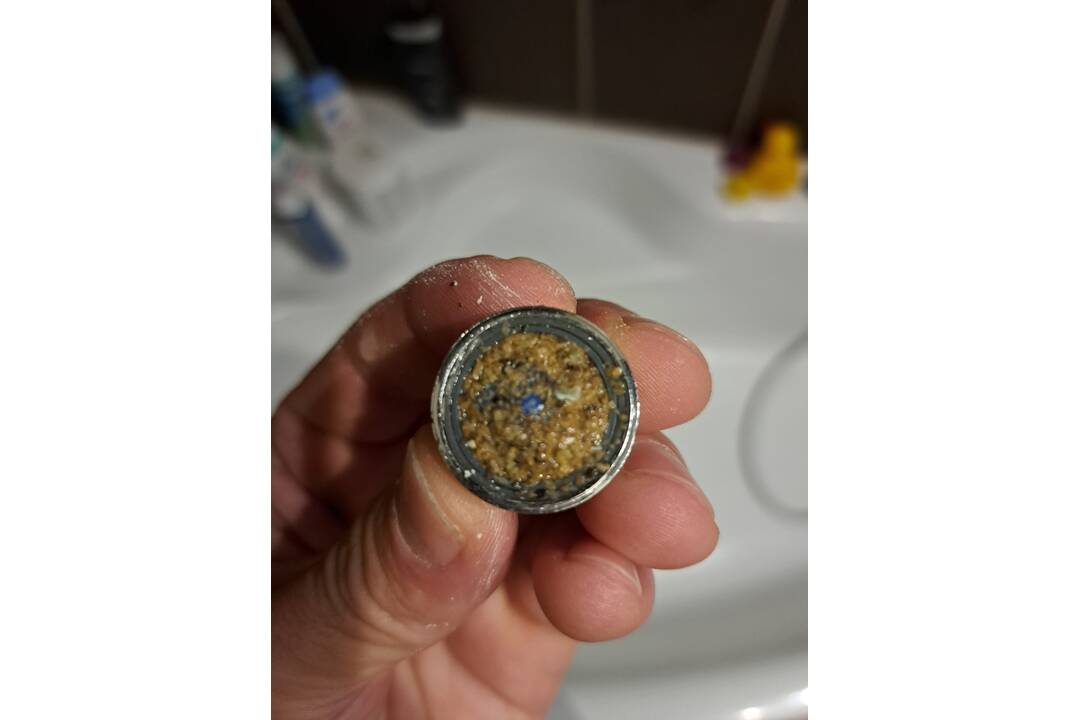 FOTO: Obyvatelia Skalice poukázali na kvalitu vody v ich domácnostiach, foto 6