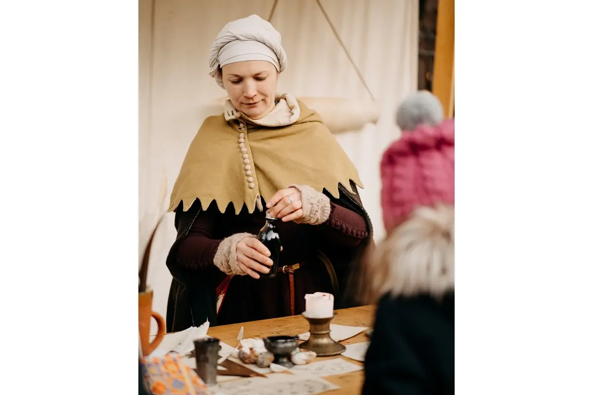 FOTO: V Trnave sa začnú stredoveké adventné trhy, foto 2