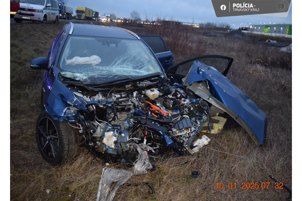 FOTO: Vodička ako zázrakom prežila vážnu dopravnú nehodu, foto 4