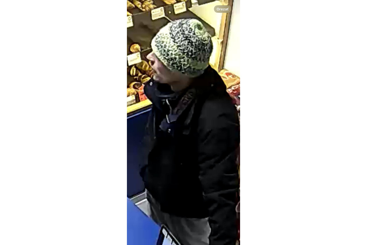 FOTO: Muž kradol v bufete v piešťanskej nemocnici. Nepoznáte ho?, foto 2