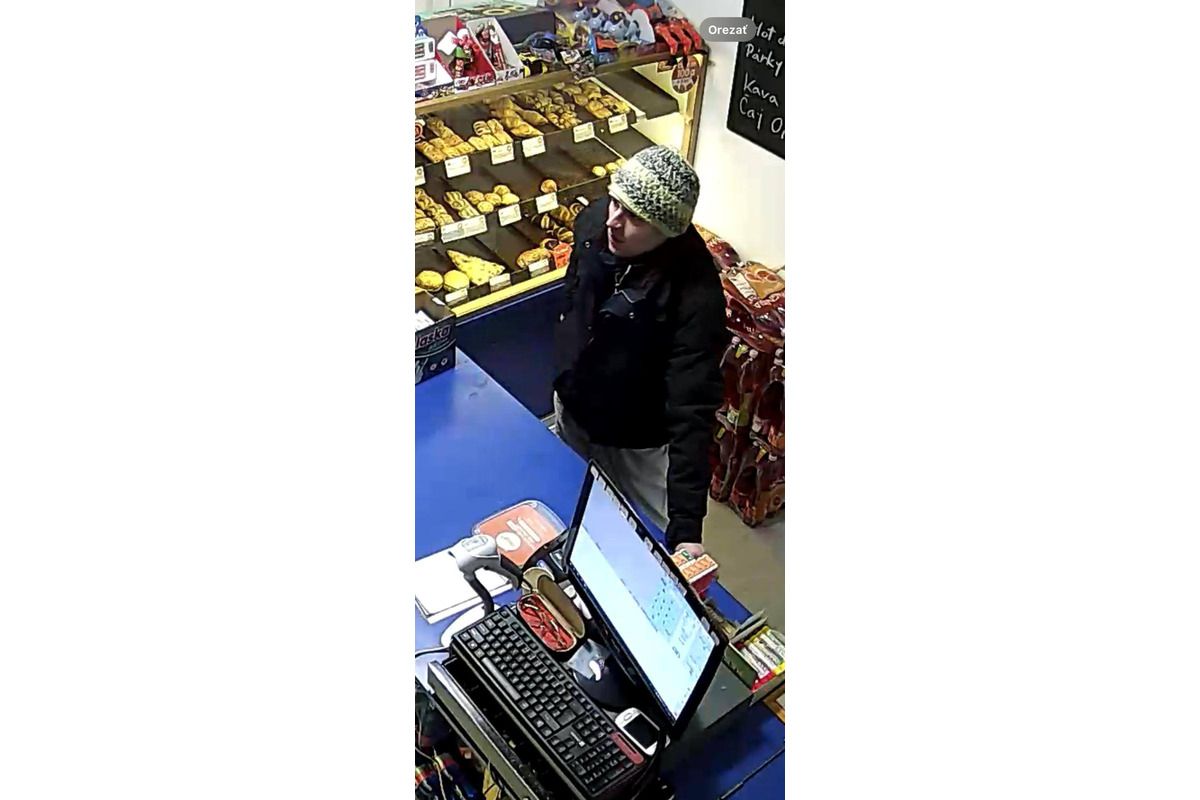 FOTO: Muž kradol v bufete v piešťanskej nemocnici. Nepoznáte ho?, foto 6