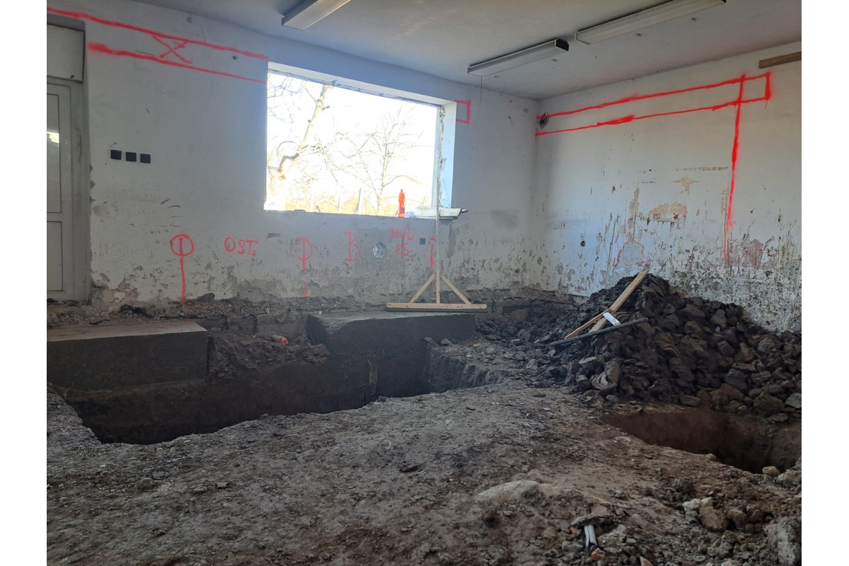 FOTO: Rekonštrukcia mestského kina v Leopoldove napreduje, foto 8