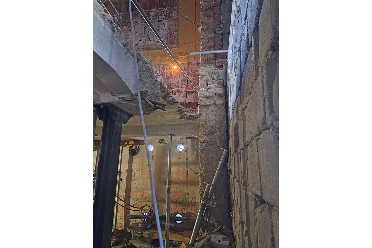 FOTO: Rekonštrukcia mestského kina v Leopoldove napreduje, foto 12