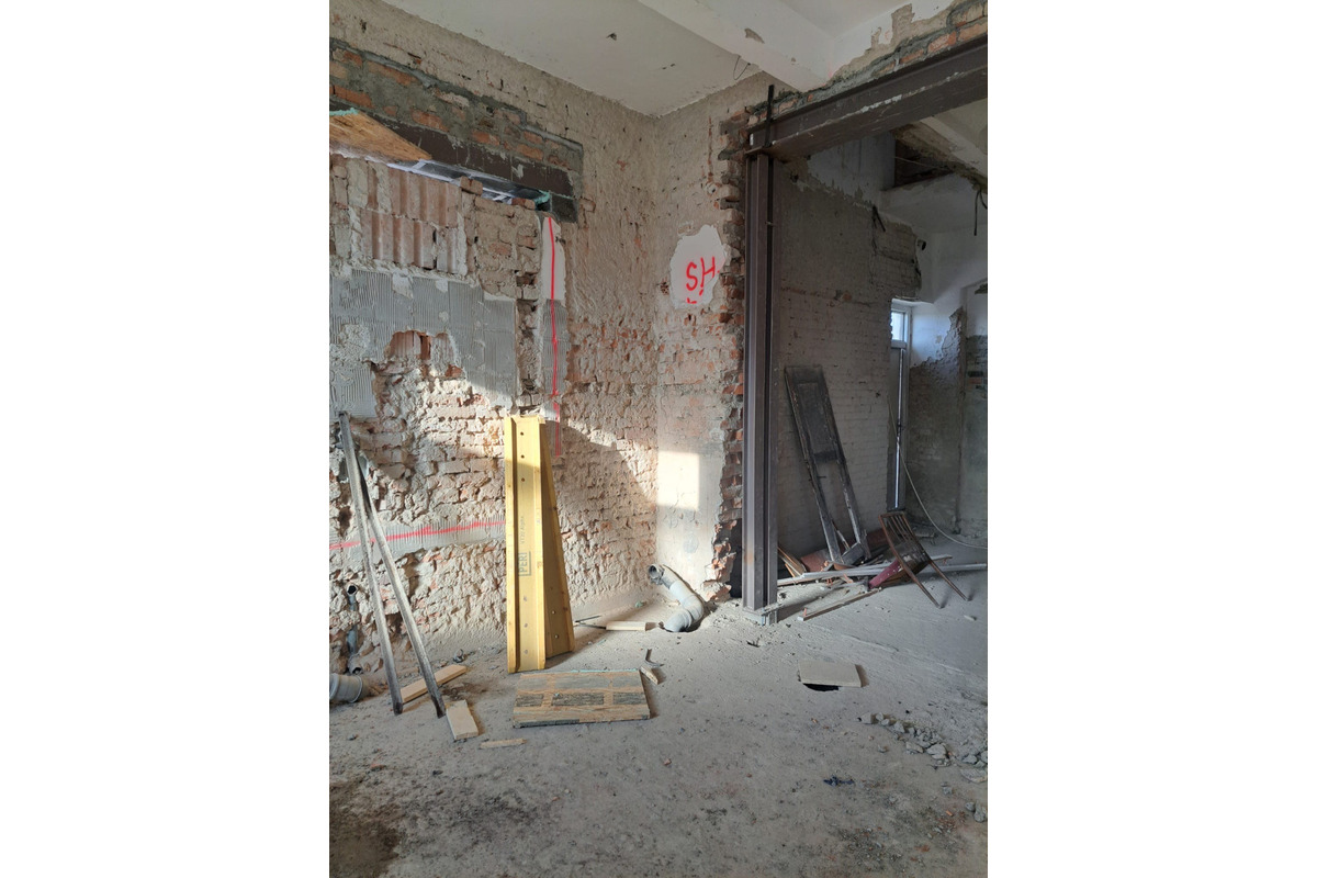 FOTO: Rekonštrukcia mestského kina v Leopoldove napreduje, foto 14