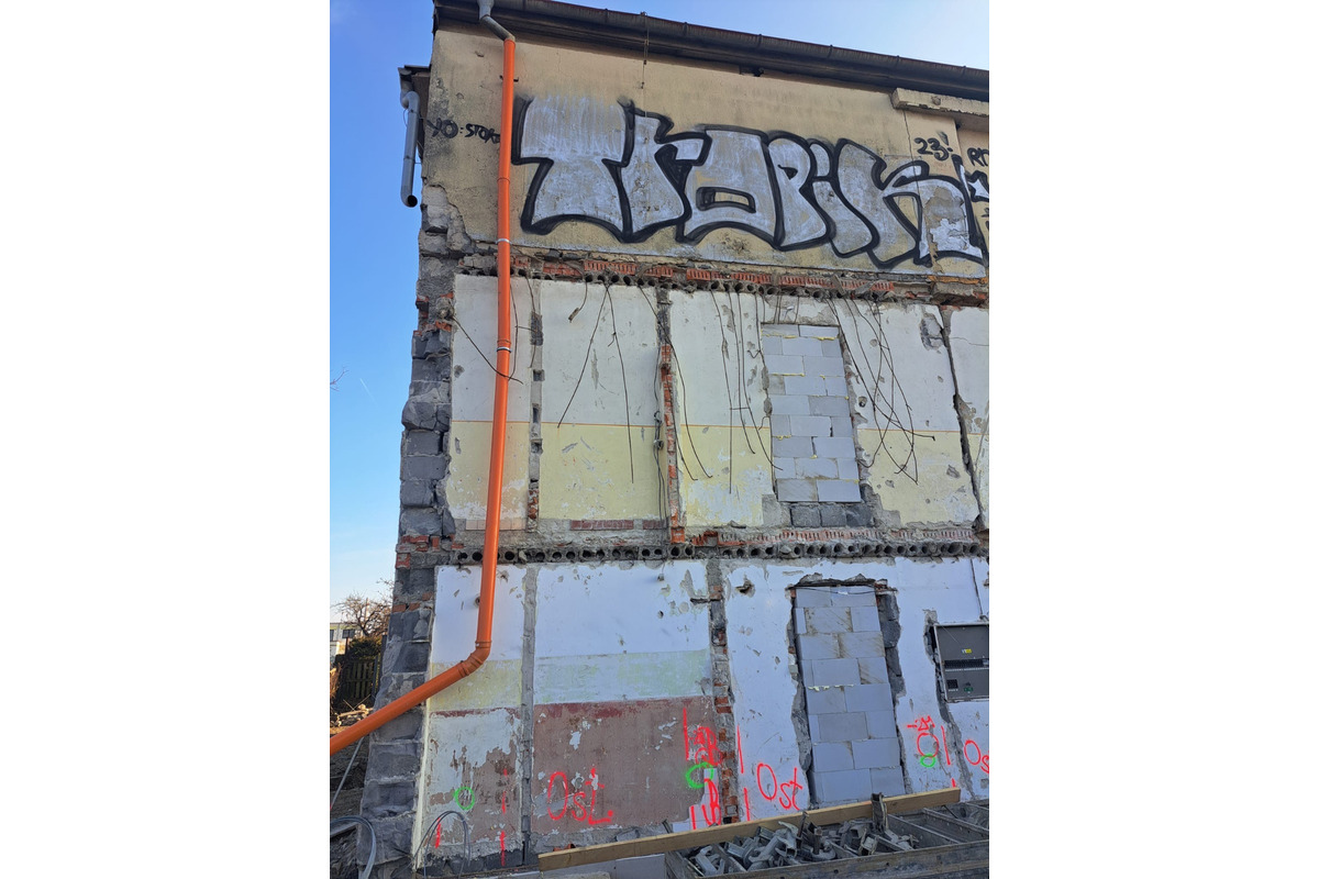 FOTO: Rekonštrukcia mestského kina v Leopoldove napreduje, foto 18