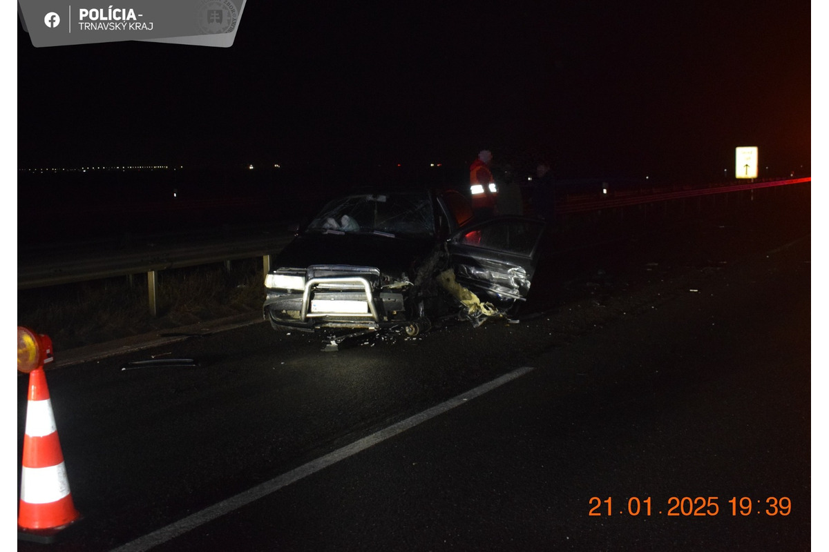 FOTO: Čelná zrážka na diaľnici D1, foto 3
