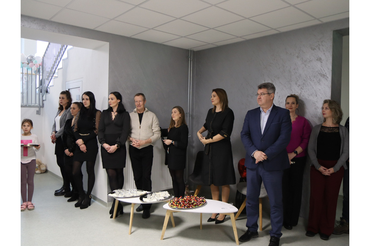 FOTO: V Hlohovci otvorili zrekonštruovanú škôlku. Takto to v nej vyzerá, foto 1