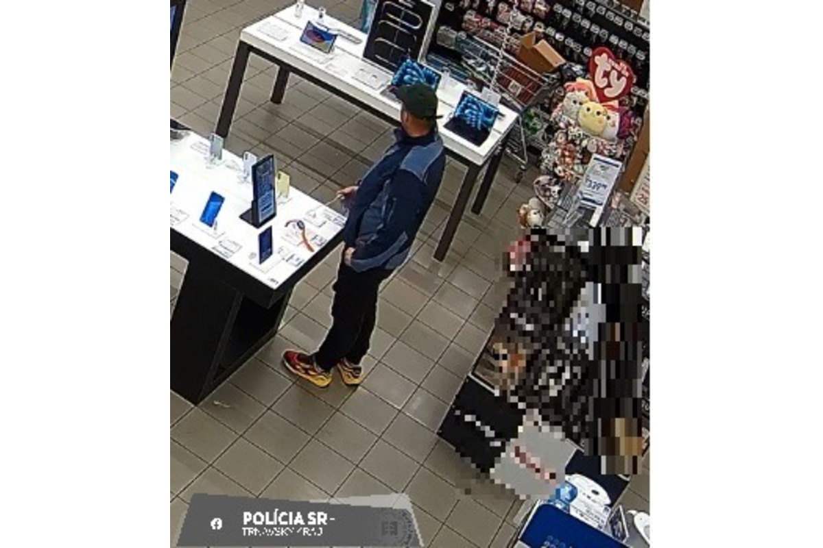 FOTO: Spoznávate muža na fotografiách? Trnavskej polícii by mohol pomôcť objasniť krádež, foto 1
