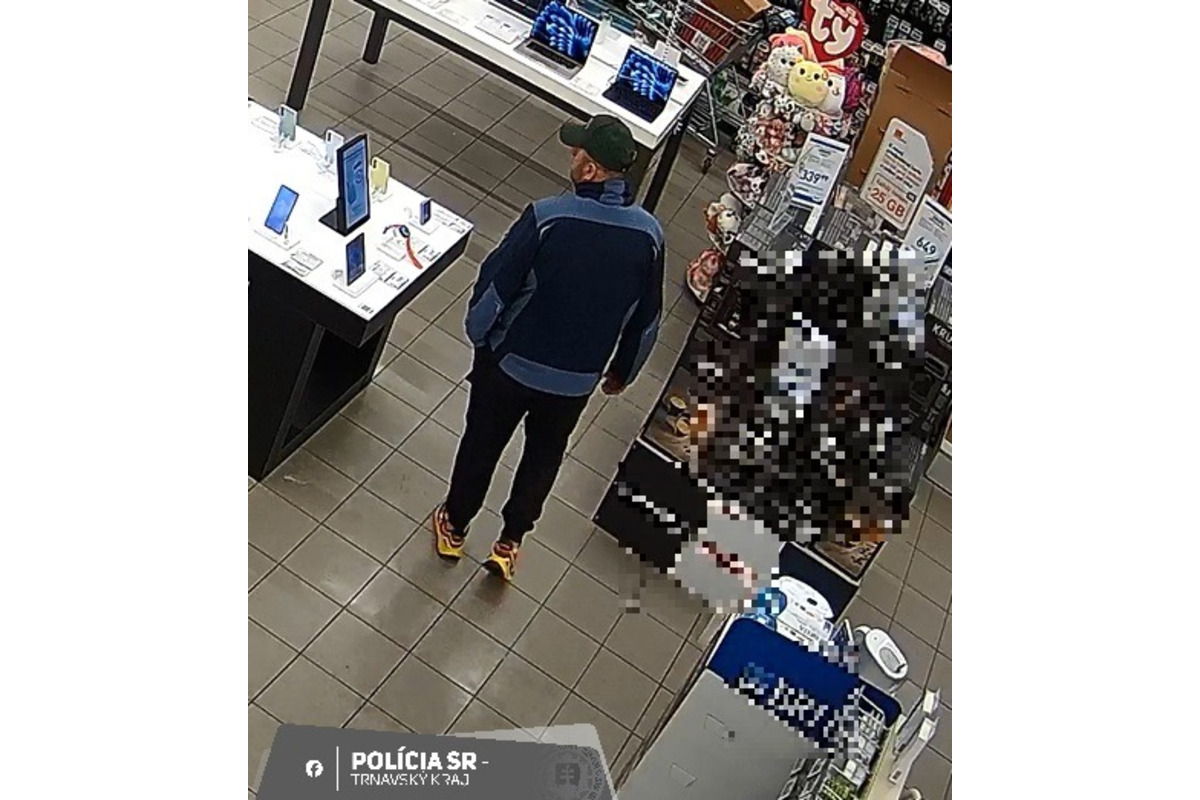 FOTO: Spoznávate muža na fotografiách? Trnavskej polícii by mohol pomôcť objasniť krádež, foto 2