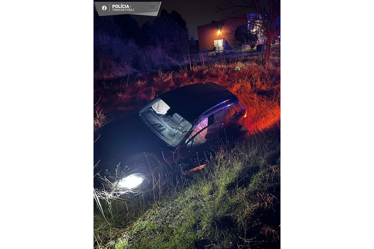 FOTO: Na cestách v Trnavskom kraji došlo k prvej tragickej nehode v tomto roku, foto 1